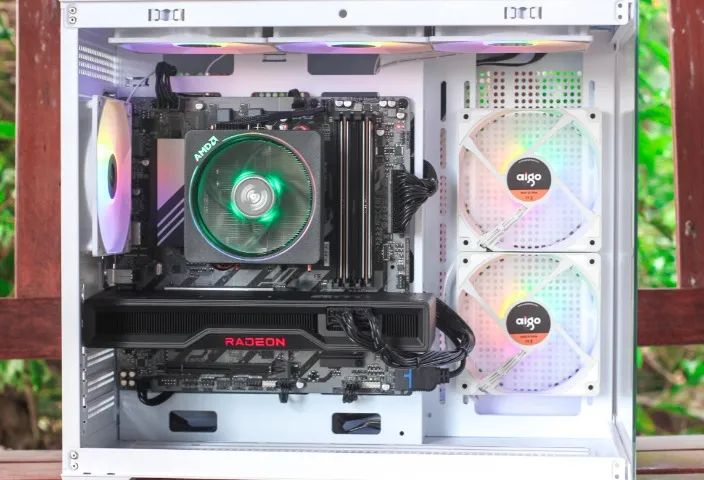 8700F - 16GB - RX 6750XT - Foto 3