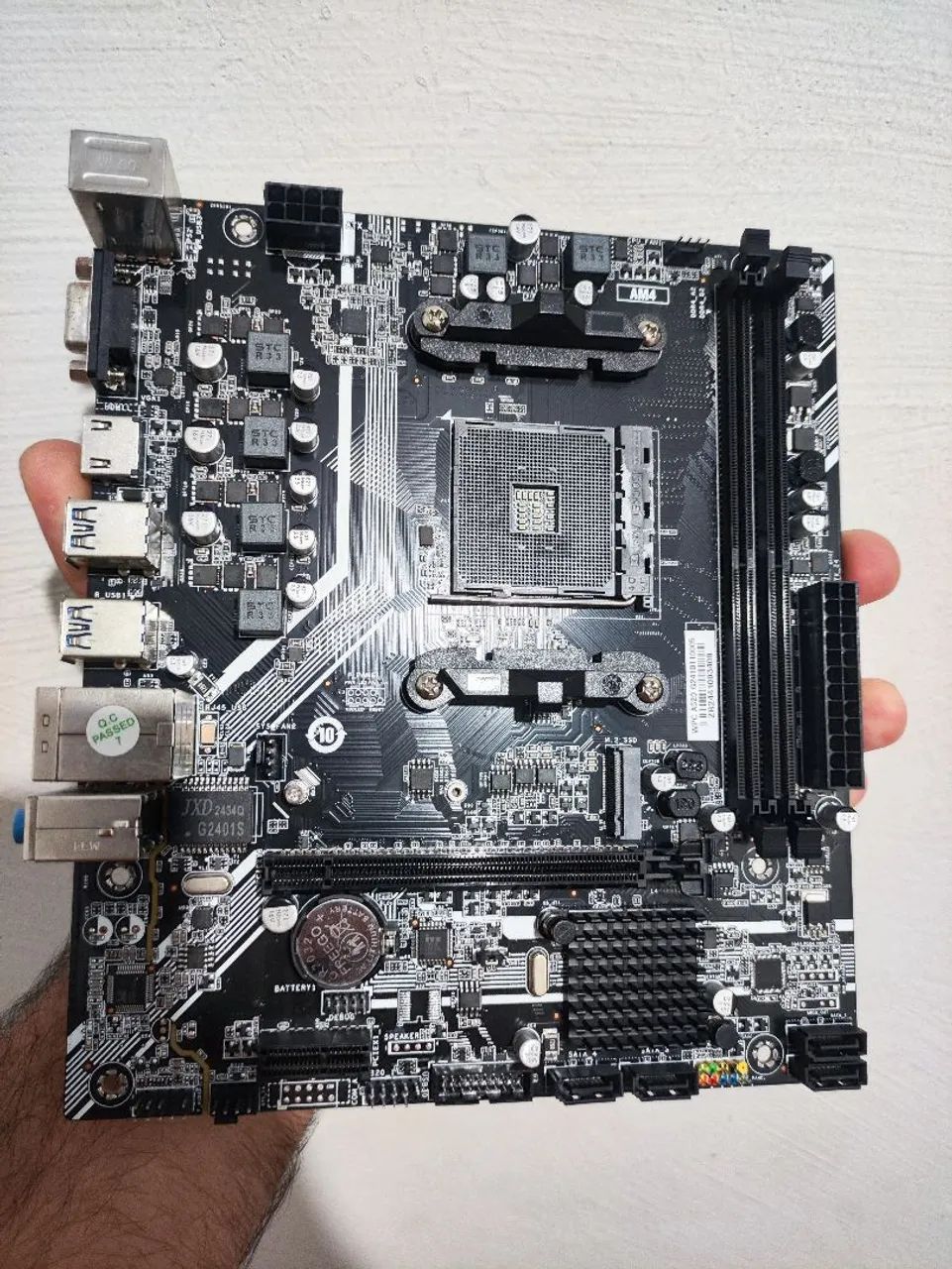 Placa mãe WPC A520 ( COM DEFEITO)
