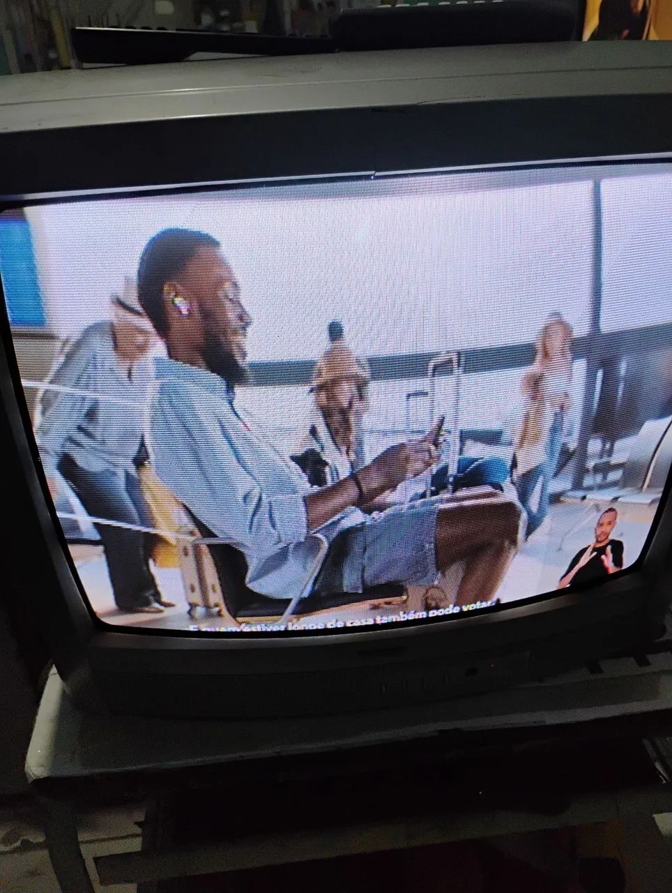 Televisão SEMP TOXIBA COM CONTROLE DE TUBO FUNCIONANDO  - Foto 2