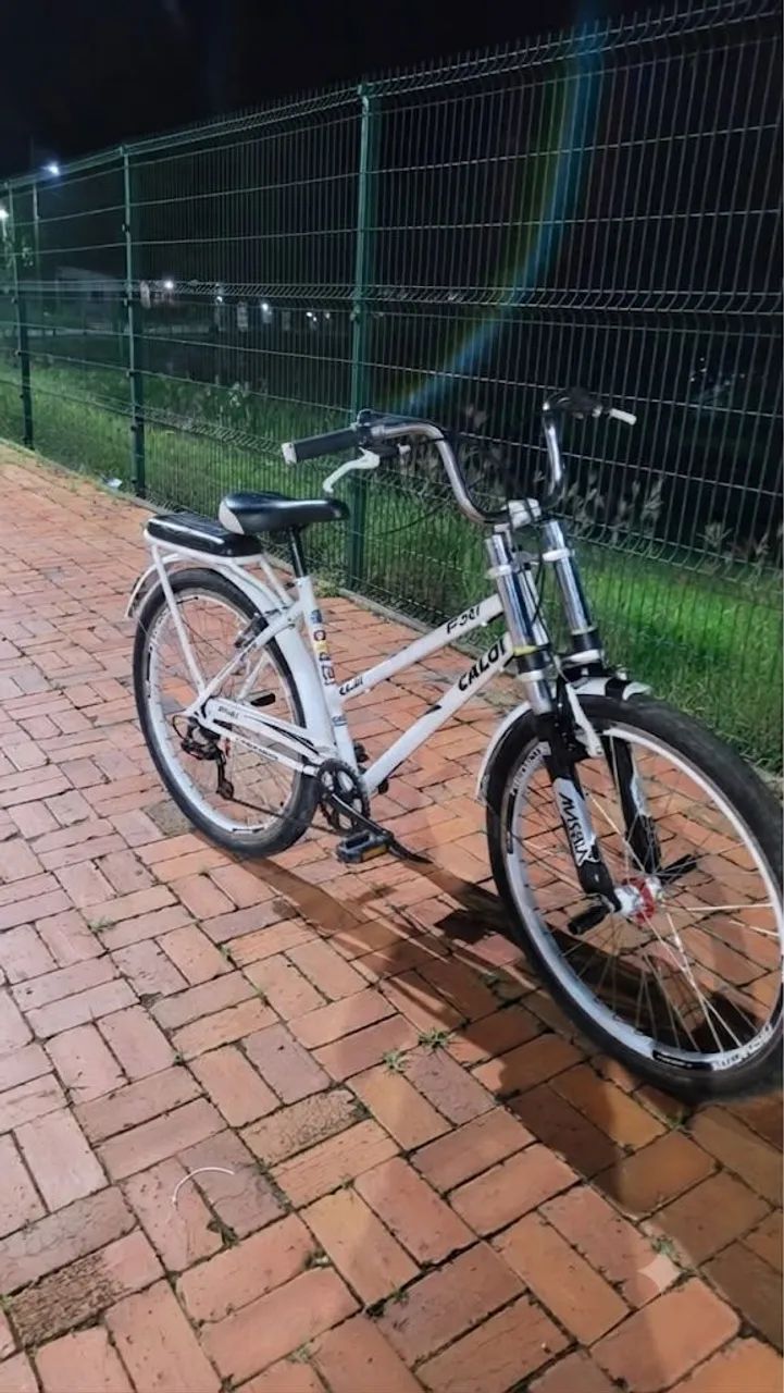 Vendo uma bicicleta 