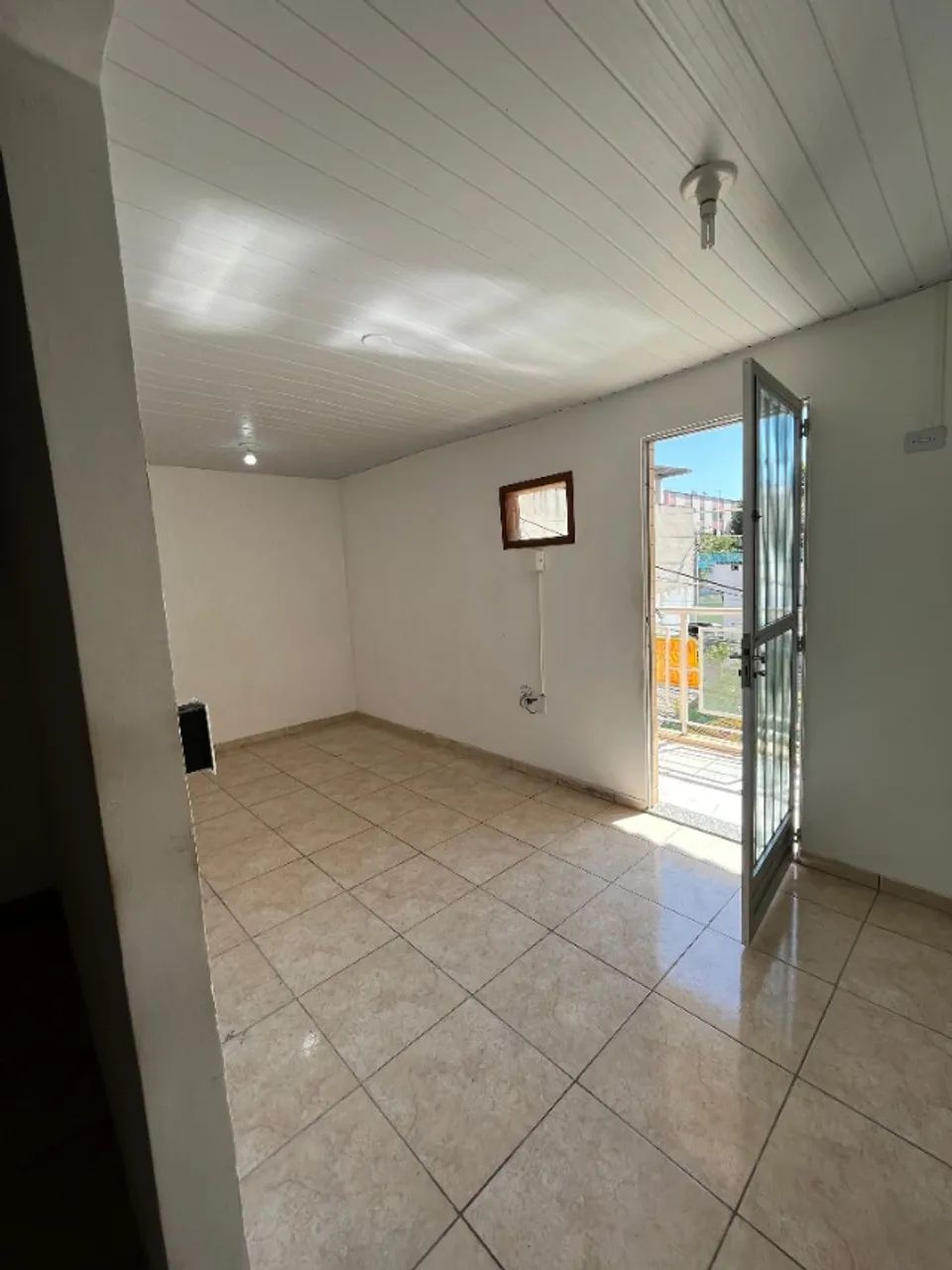 CASA SALA/QUARTO NO CORAÇÃO DA TAQUARA 