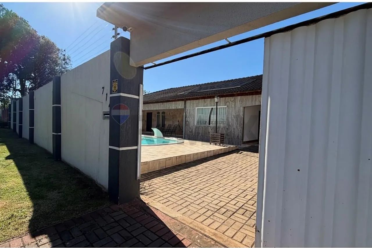 "Terreno Amplo com 2 Casas e Piscina" - Foto 3