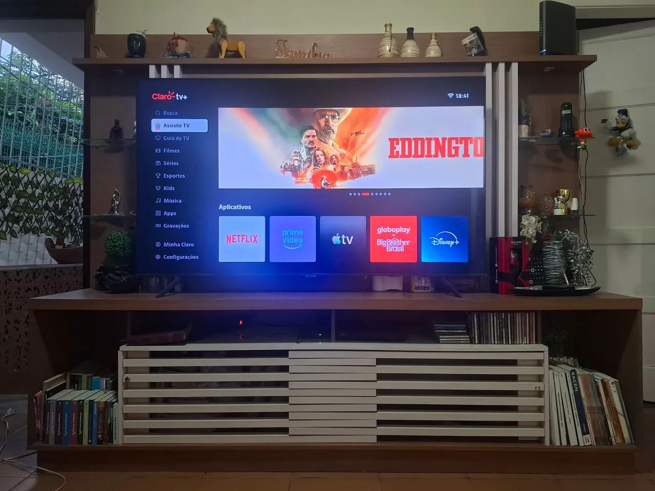 Jogo de sofá 4 lugares e rack com painel  - Foto 4