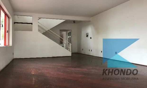 Sobrado de esquina em ótima localização - Foto 5