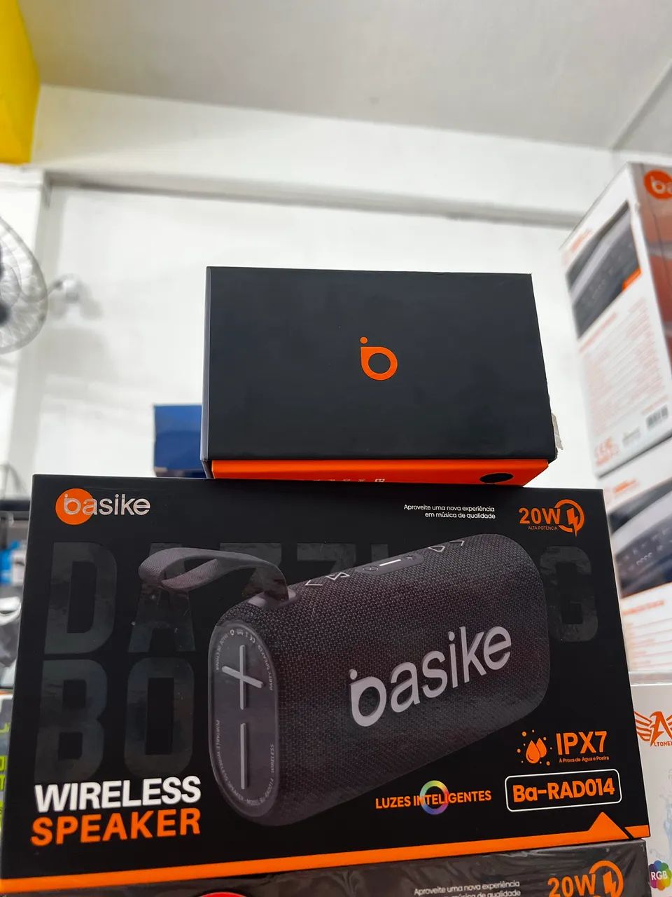 Caixa de Som Basike Portátil sem fio Led 20w