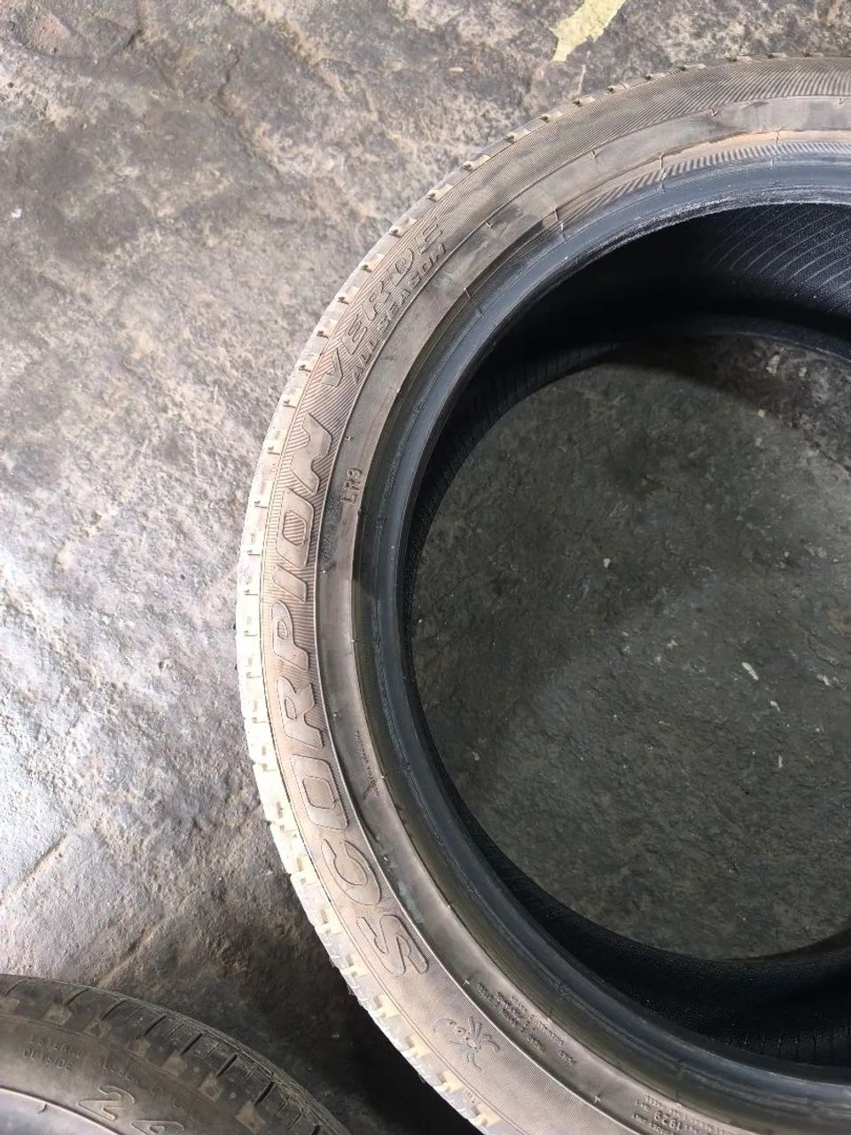 pneu carro 245/45/20 - Foto 5
