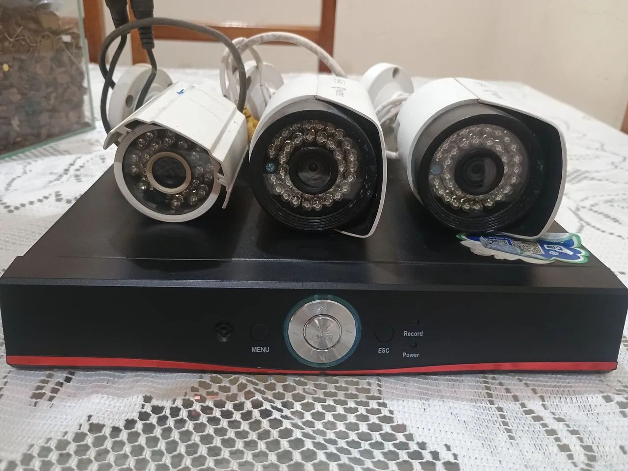 KIT CFTV DVR 4Ch + 3 Câmeras D/N(Desapego)