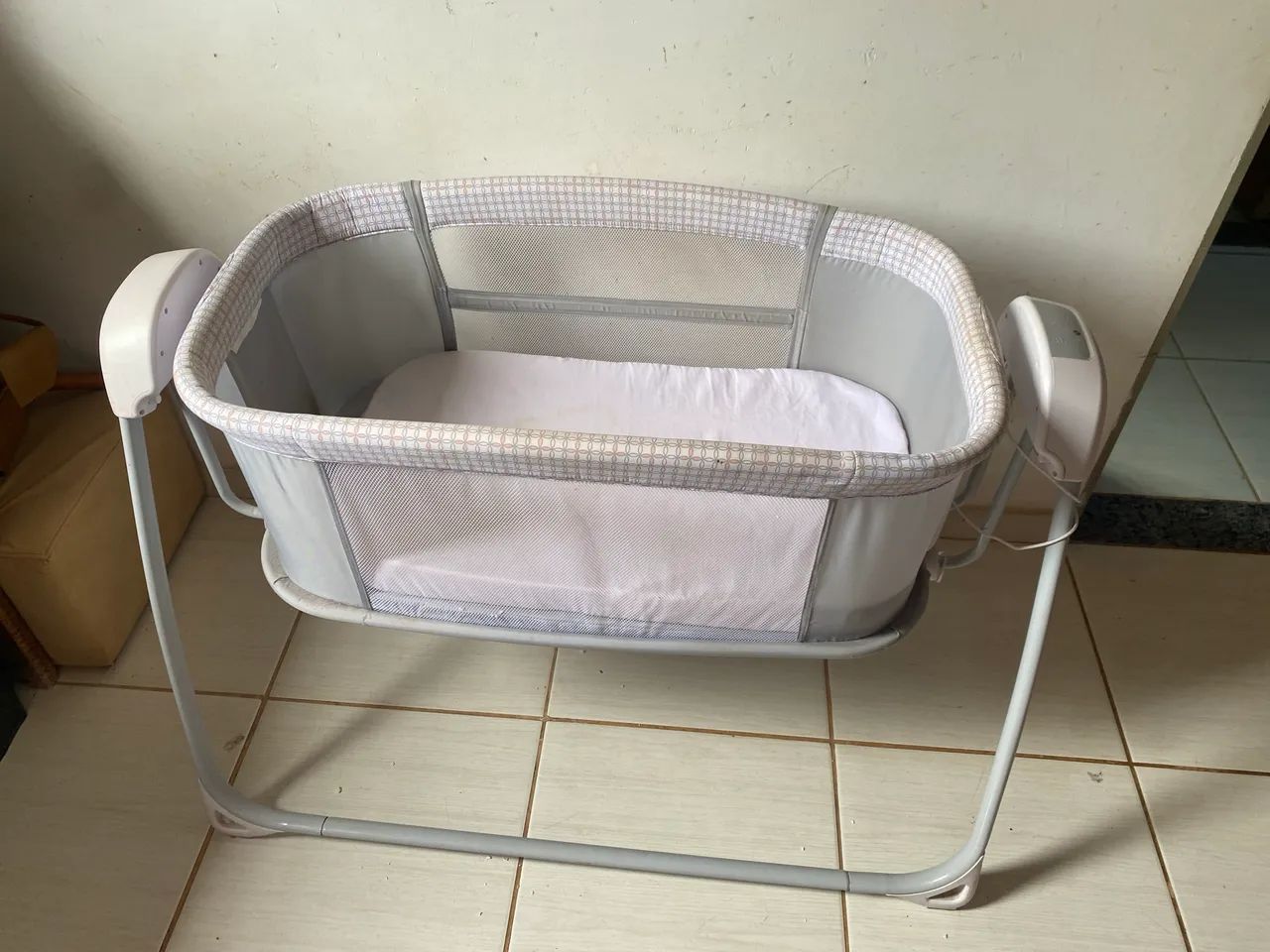 Vendo esse Berço moisés elétrico  - Foto 3