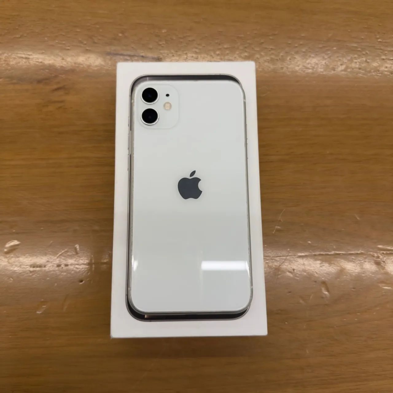 iPhone 11 128gb com caixa e acessórios - Foto 2