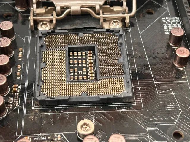 ASUS Maximus V Formula (Intel Z77 / LGA 1155) - Funcionando com observação - Foto 4