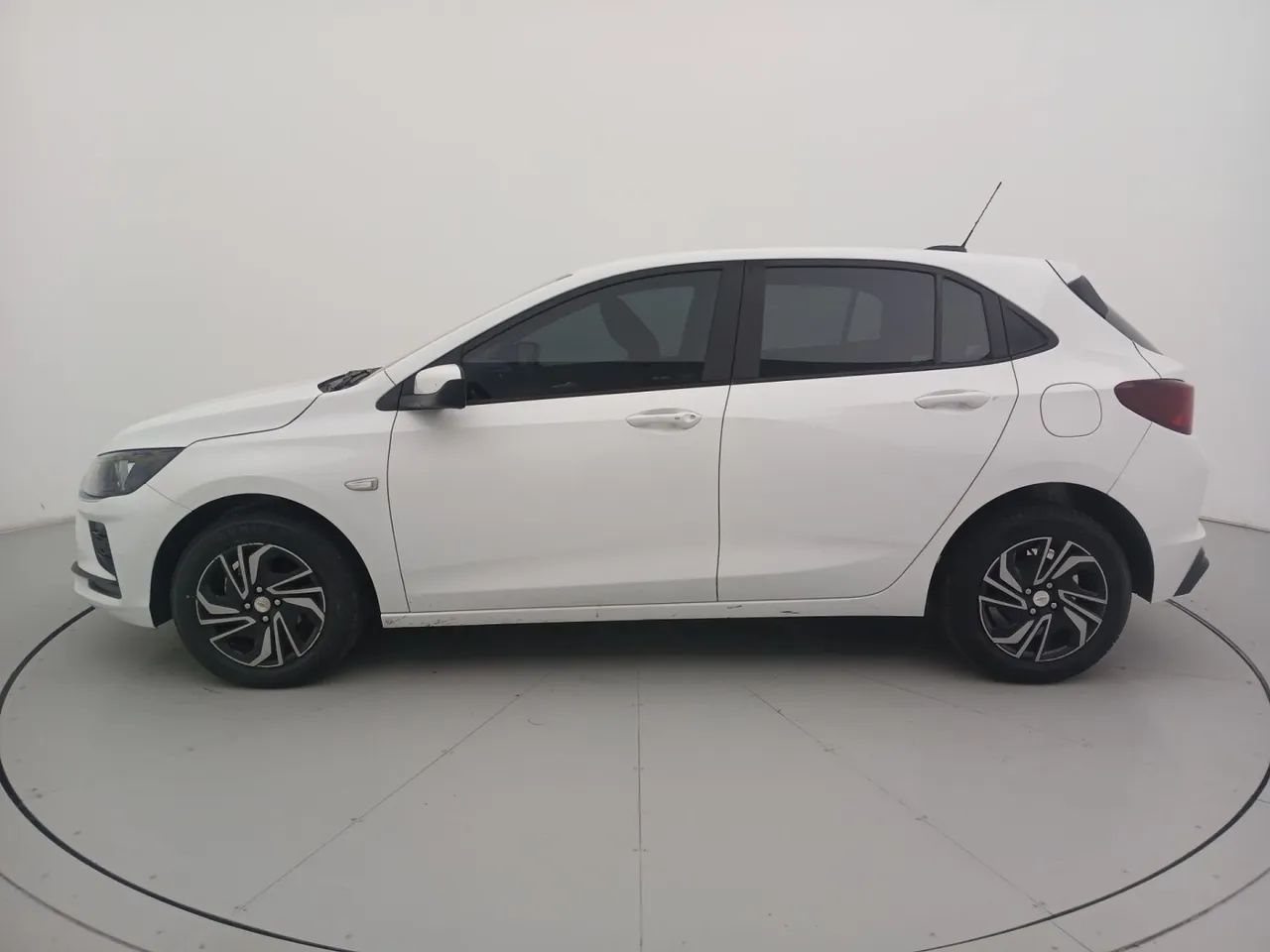 Chevrolet Onix Hatch 1.0 12V Flex Mec. 4P, foto 2 de 18