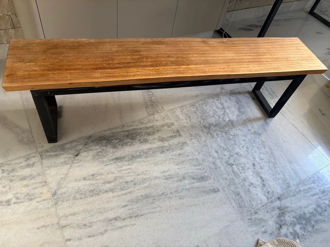 Mesa de madeira Maciça com banco de madeira 