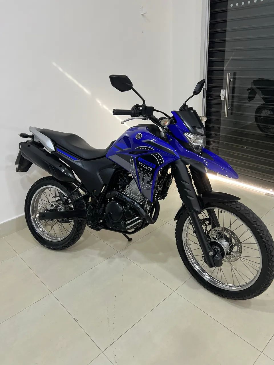 LANDER 250