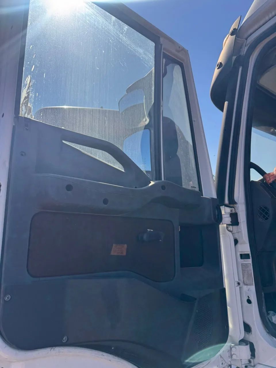 Cabine completa iveco stralis teto alto - Foto 4