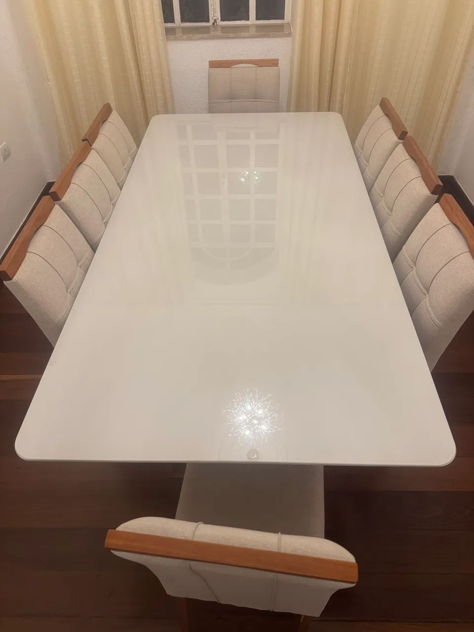 Linda mesa de 8 lugares: