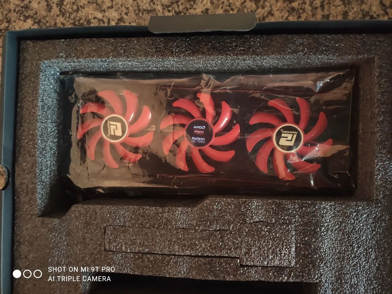 Placa de vídeo Radeon  7990 6gb - Foto 3