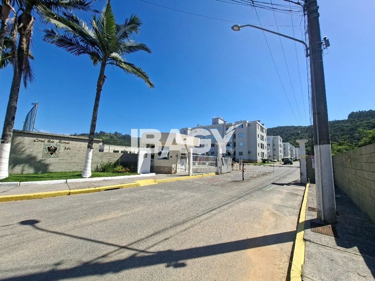 Excelente Apartamento 2 dormitório(s) em Fundos - Biguaçu