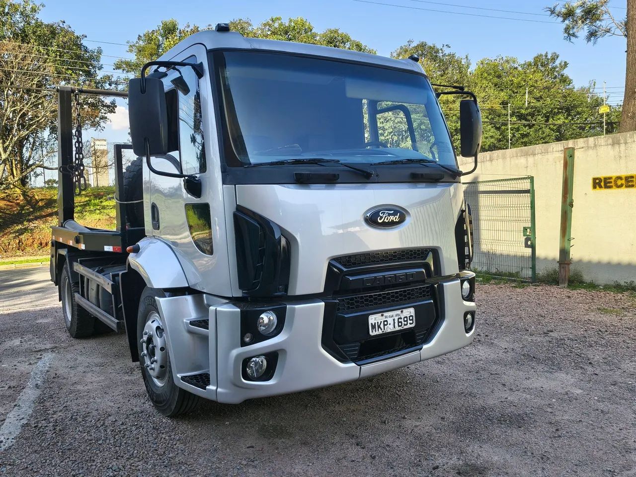 Poliguindaste Cargo 13-17