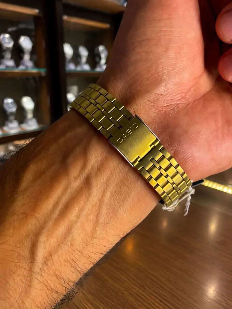 Casio Vintage Digital Dourado Estilo e Tecnologia no Seu Pulso - Foto 2