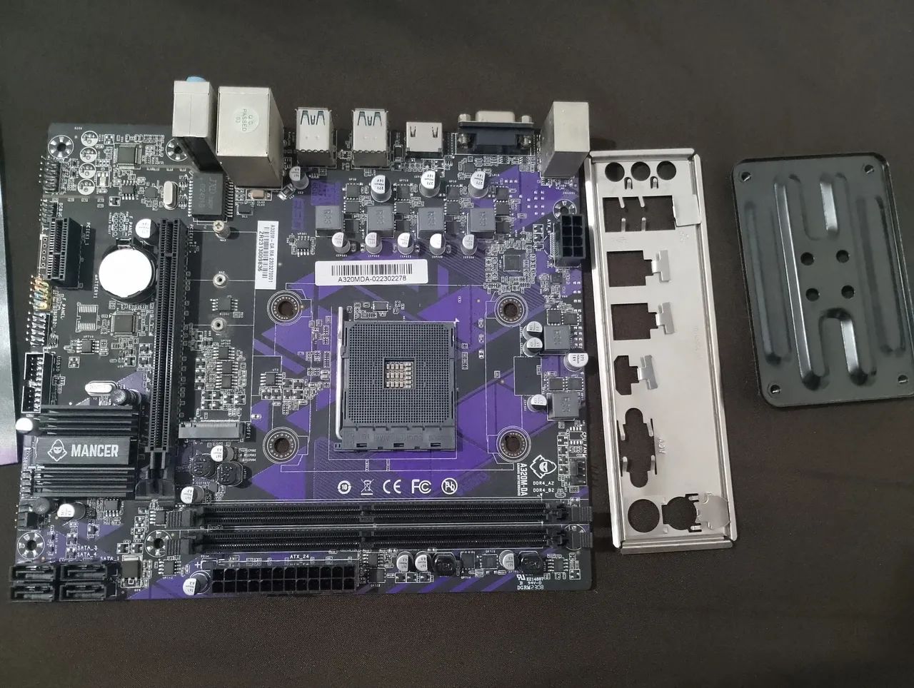 Placa mãe gamer e fonte gamer 