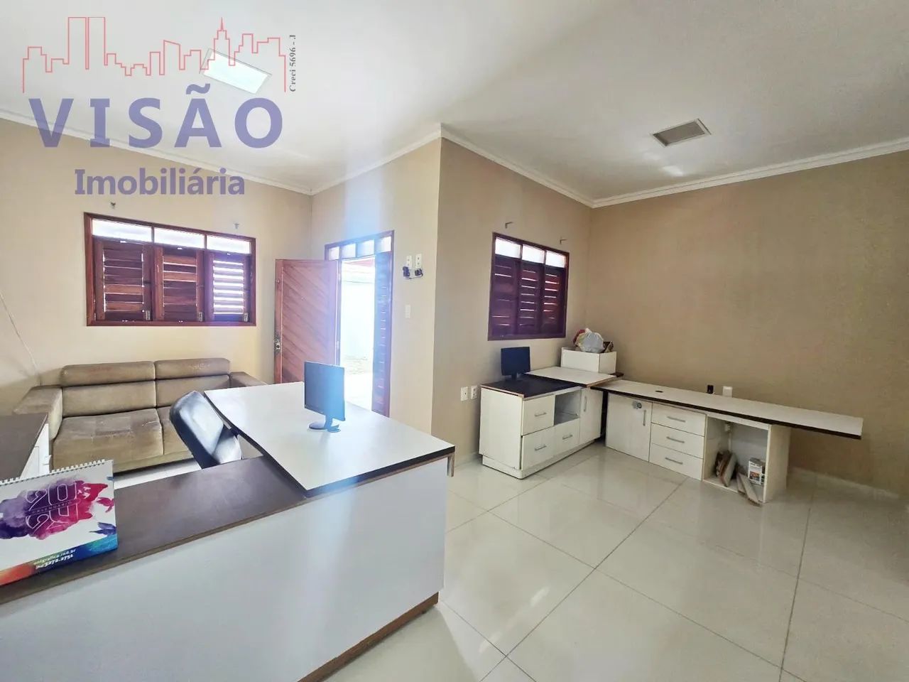 VENDE-SE ESCRITÓRIO COMERCIAL SEMI-MOBILIADO - Foto 5