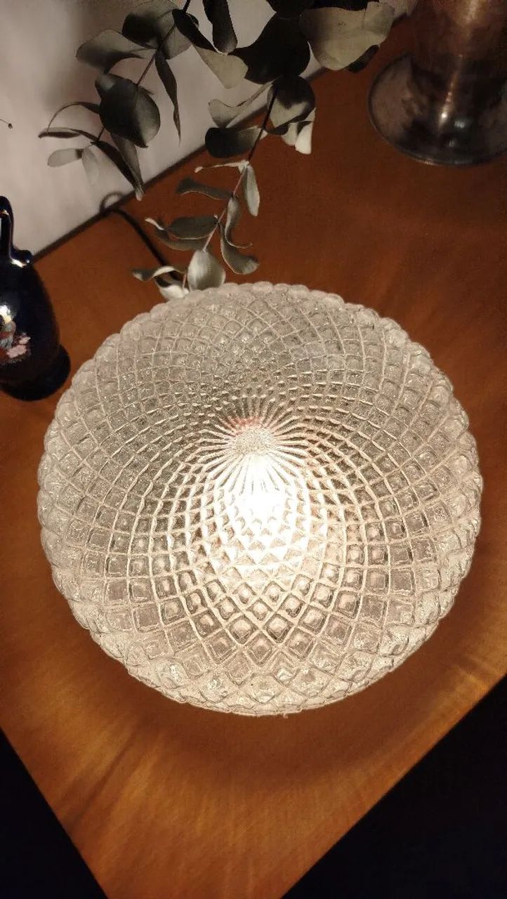 Luminária com base em madeira torneada segmentada, cúpula forma disco voador, bico de jaca - Foto 5