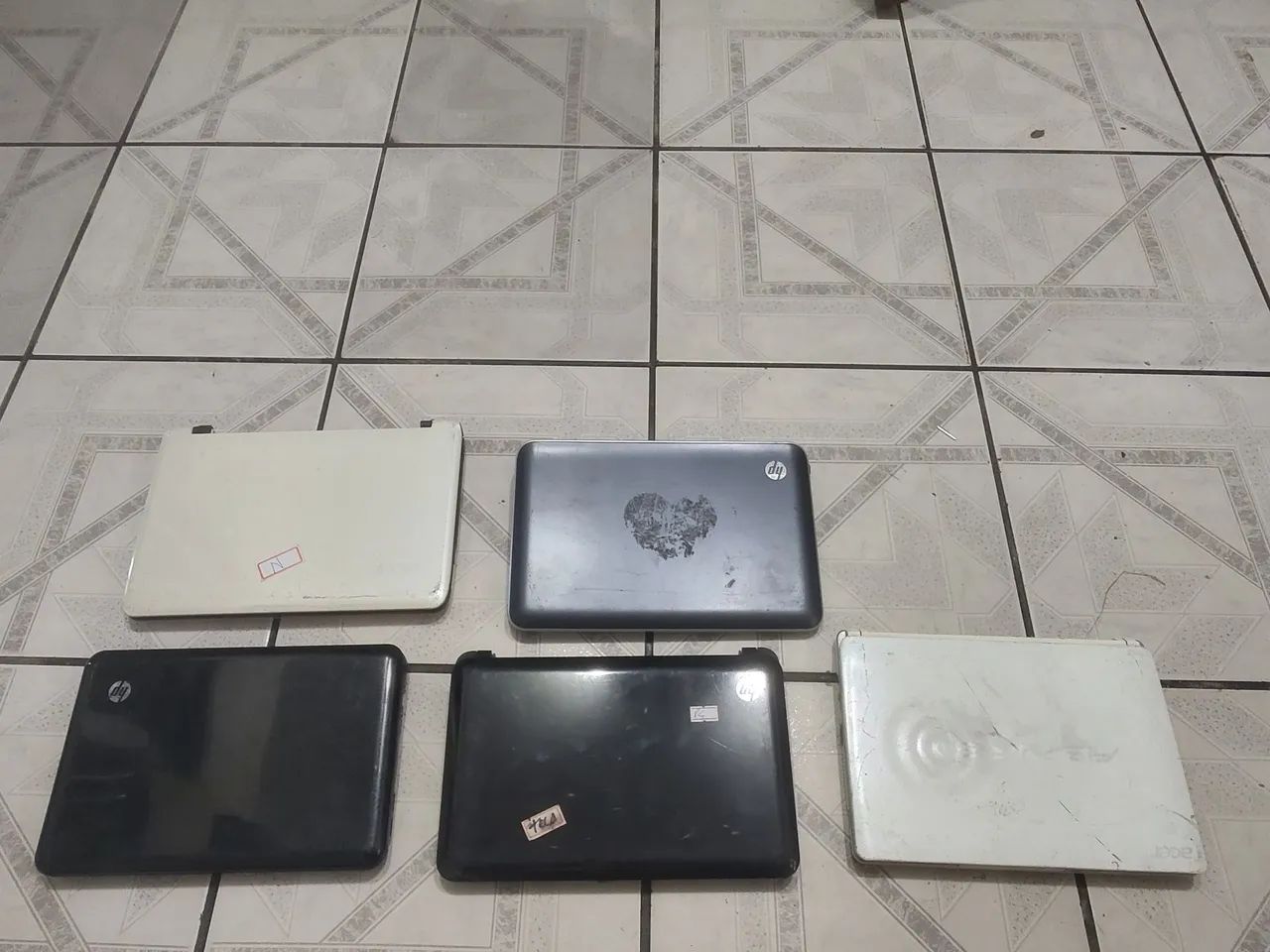 Lote com 5 Netbooks para Manutenção e Retirada de Peças
