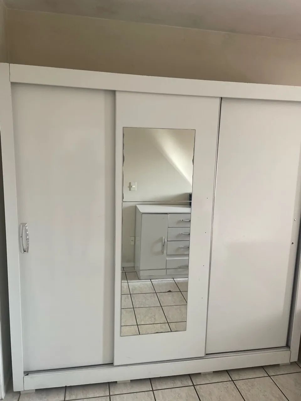 Guarda roupa 3 portas de correr com espelho 