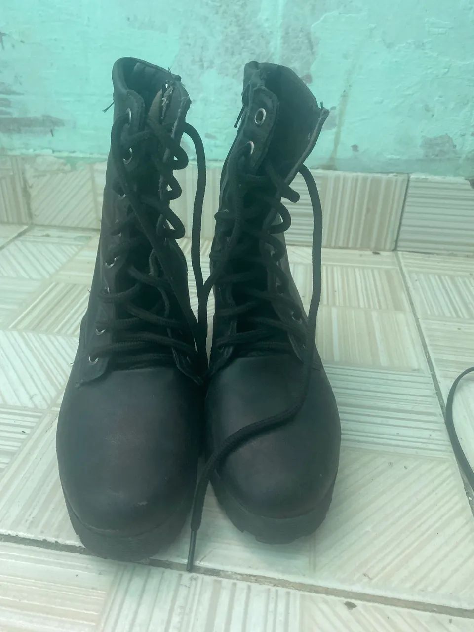 Vendo bota tamanho 35 - Foto 2