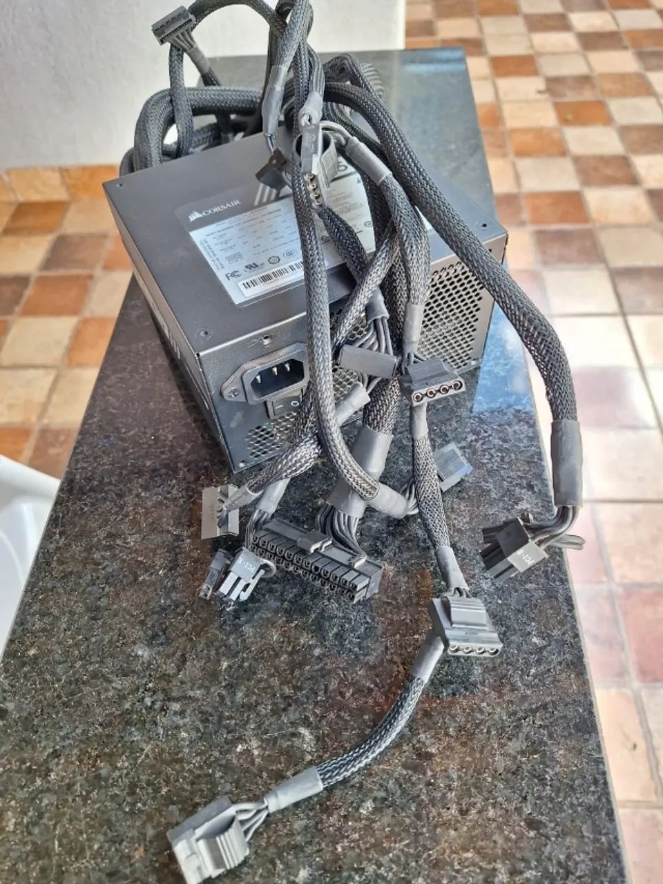 Fonte Corsair CX550 - Foto 3