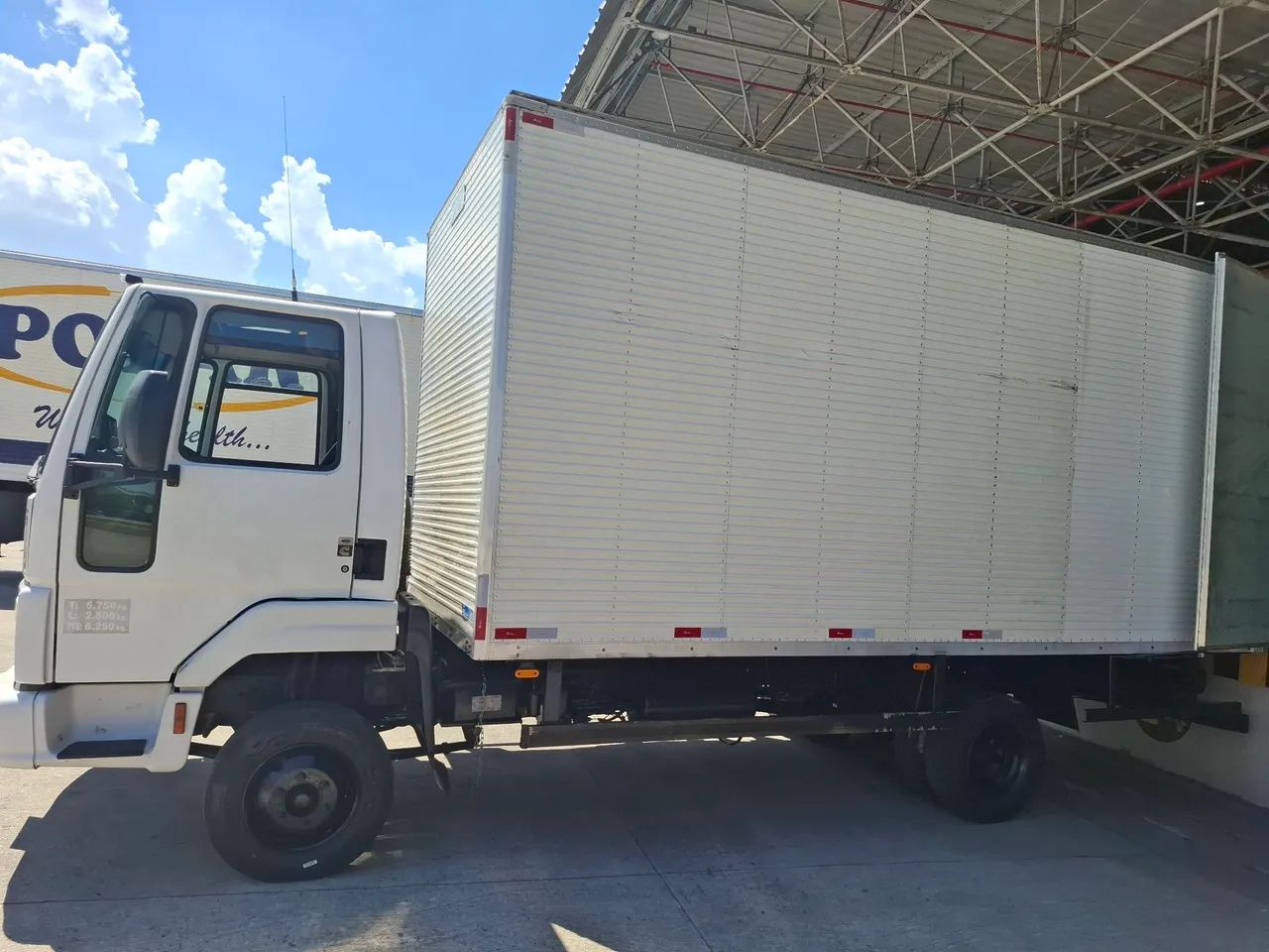 Vendo Ford Cargo 816 - Foto 5