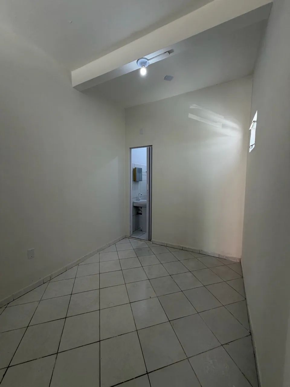 Kitnet com Garagem no Centro - R$ 700 - Foto 5
