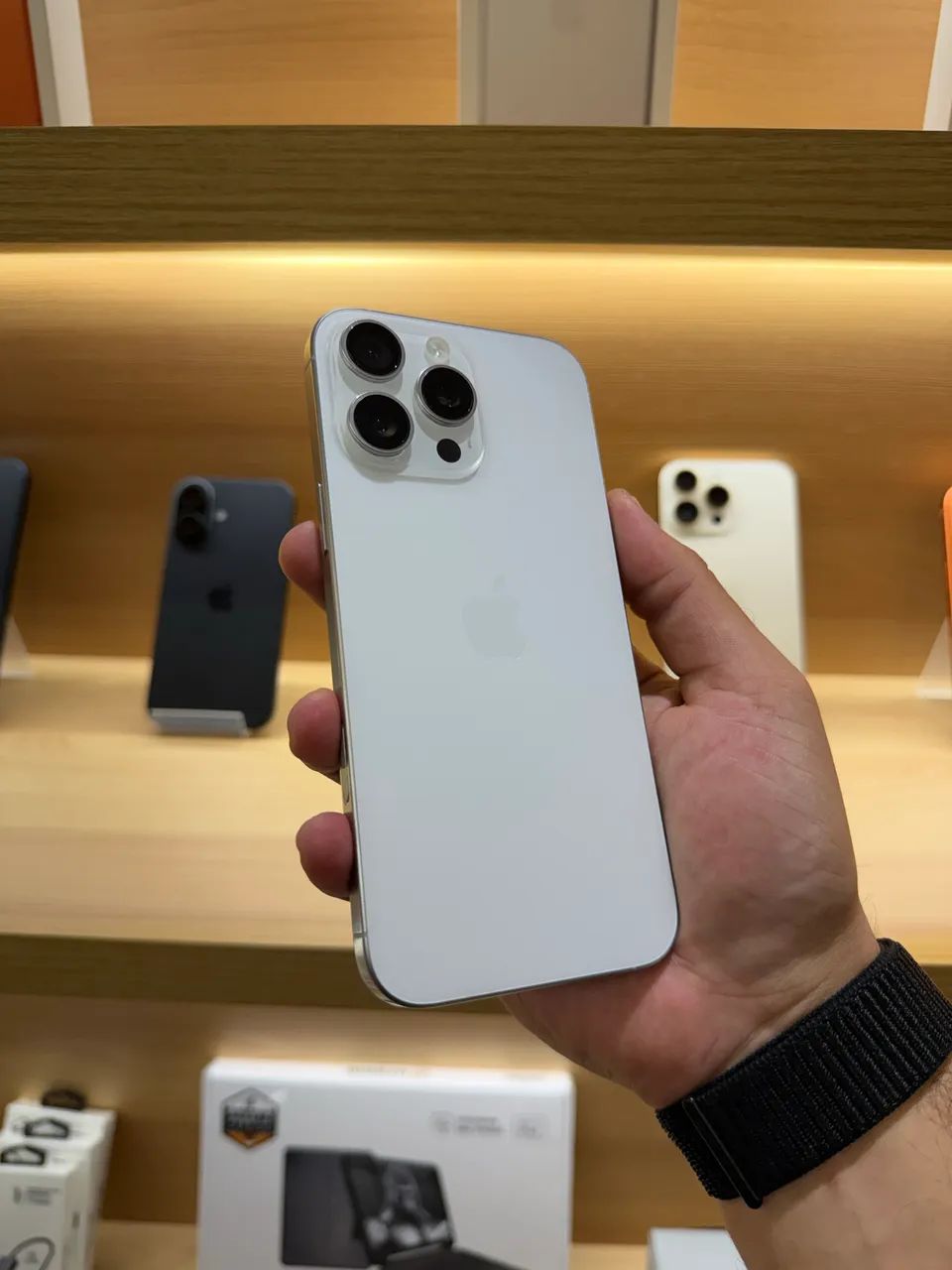 iPhone 16 Pro Max 256Gb White Titanium 