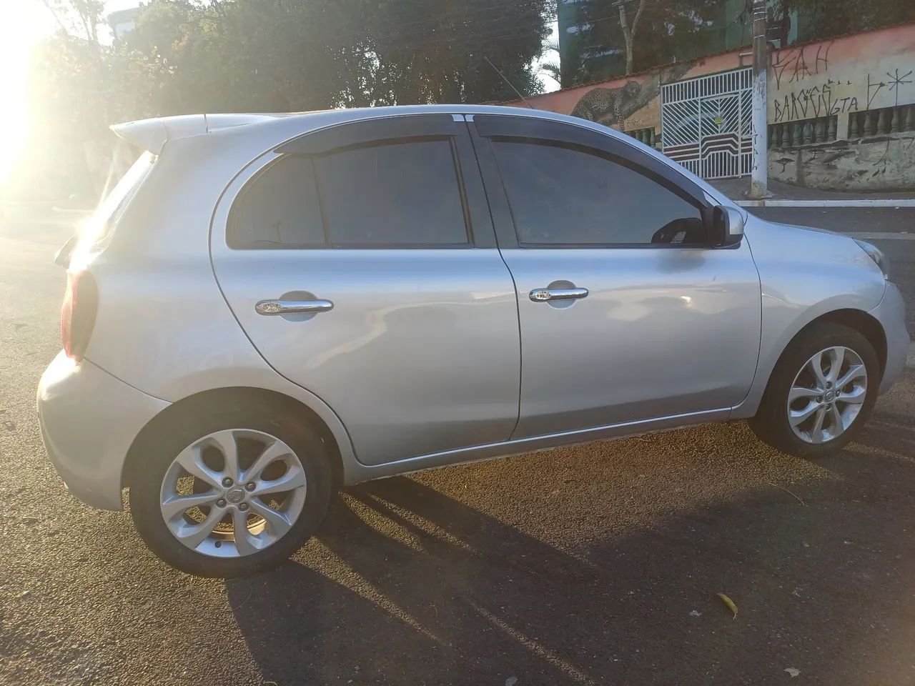 Nissan March SL 1.6 16V Flex Fuel 5p, foto 7 de 14