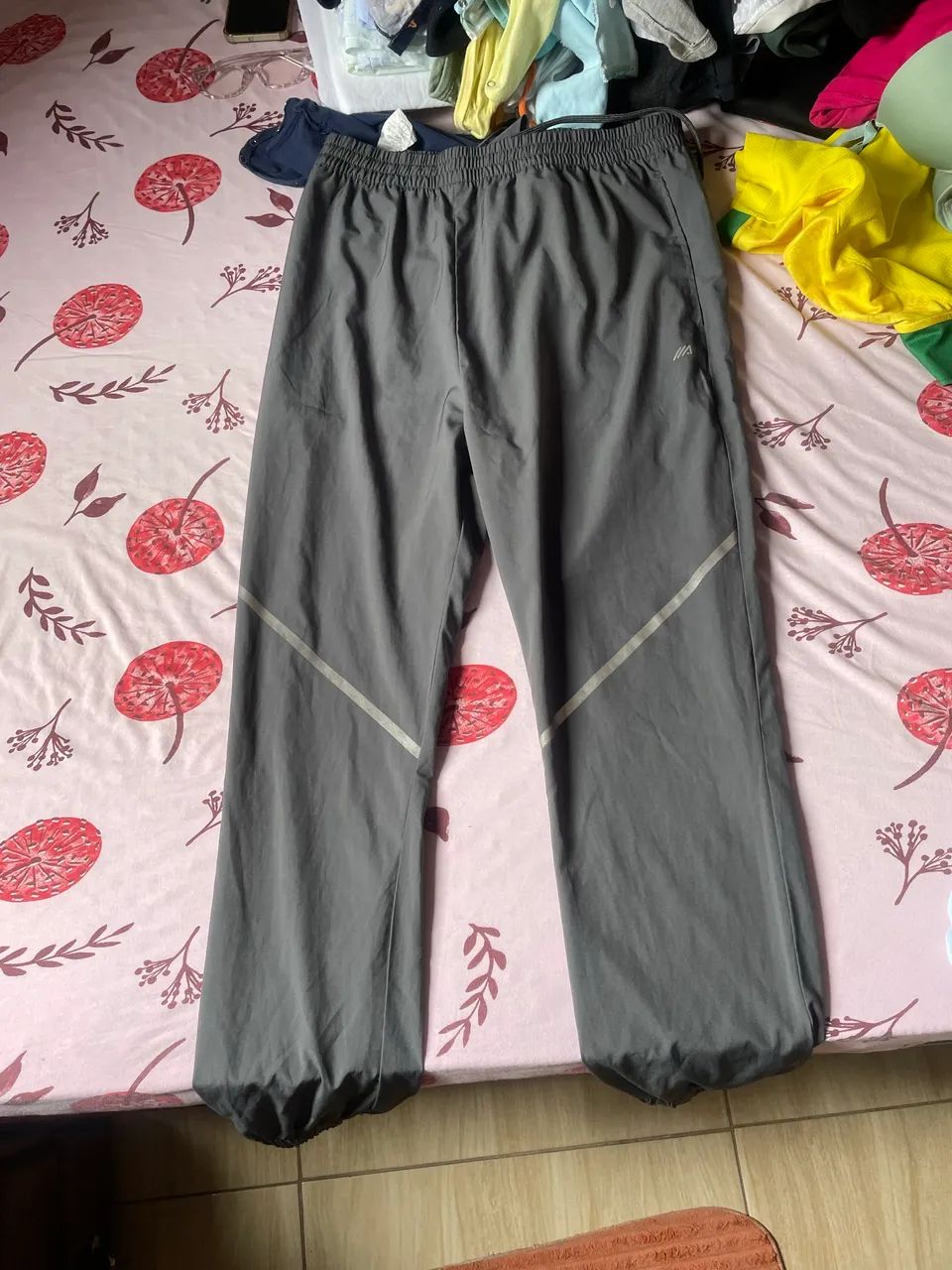 Calça Esportiva Masculina Cinza - Excelente Estado