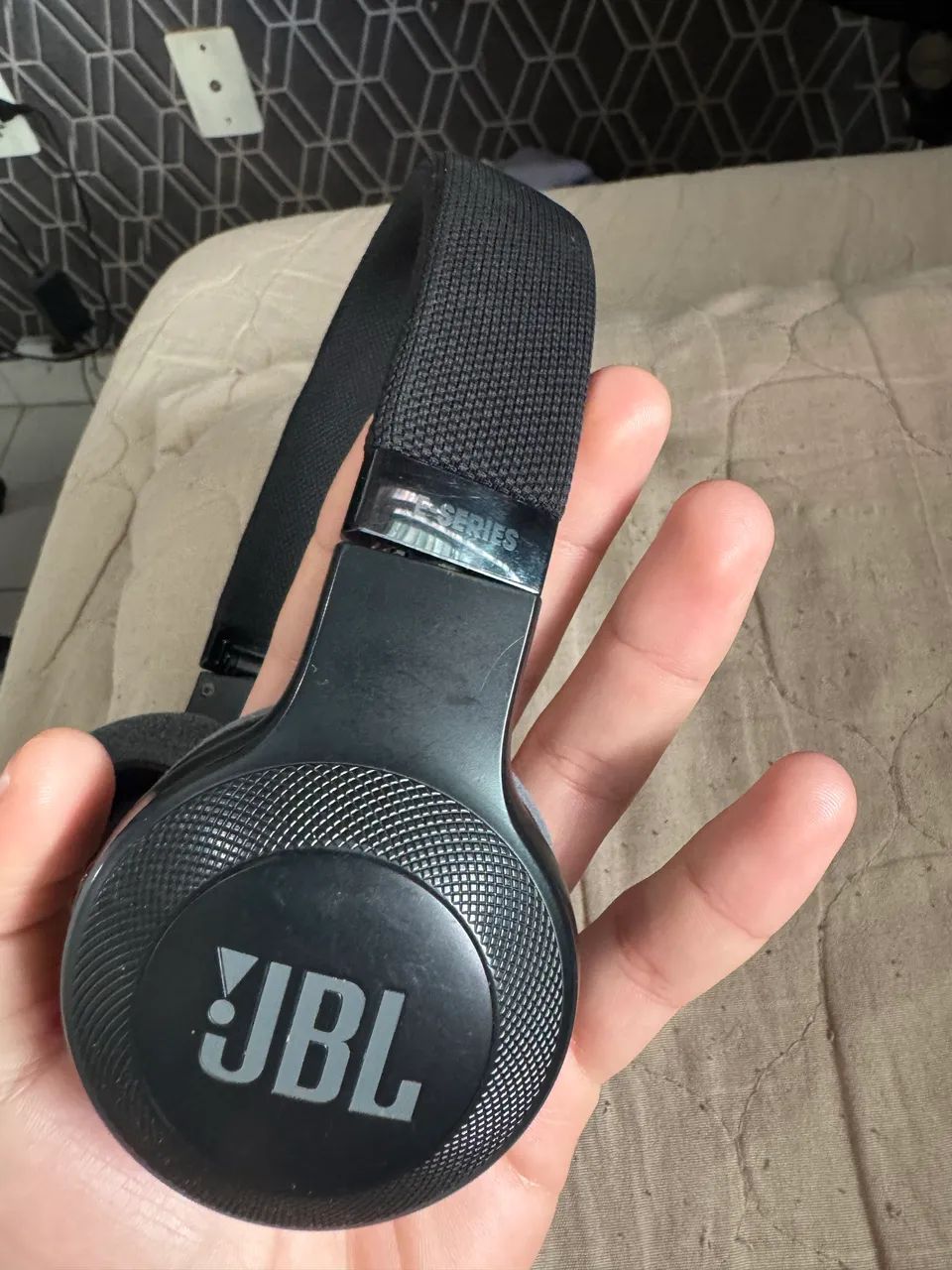 Fone de Ouvido Bluetooth JBL  E45BT- Preto - Foto 3