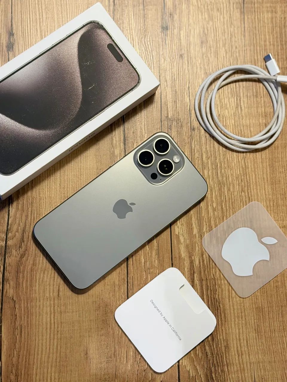 iPhone 15 Pro Max 256GB - Titânio Natural - Foto 2