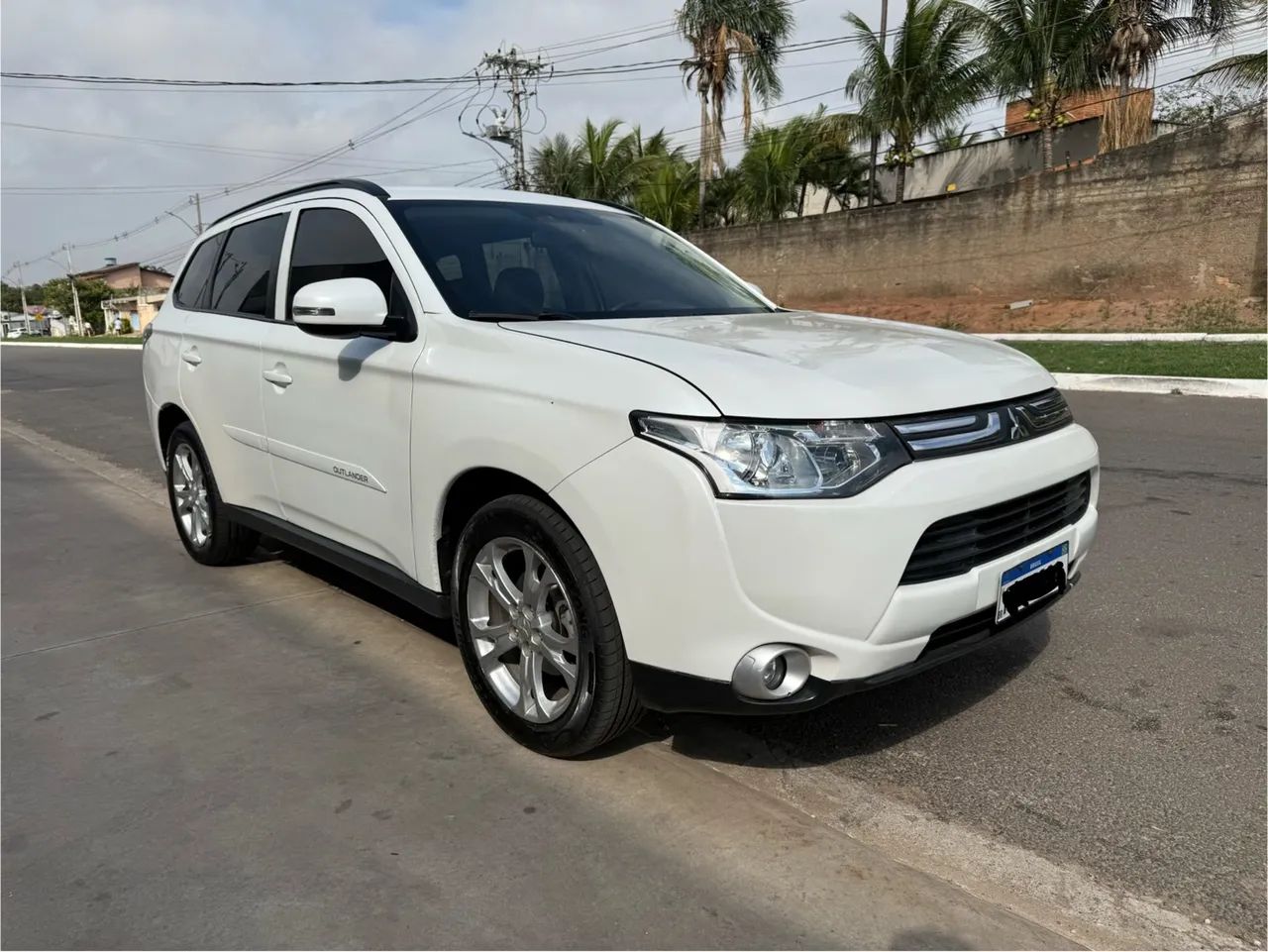 Mitsubishi Outlander 2.0 16V 160CV AUT. 2014
