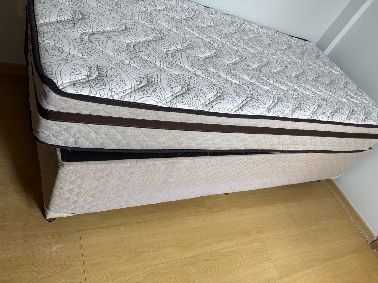 Cama box + colchão solteiro 
