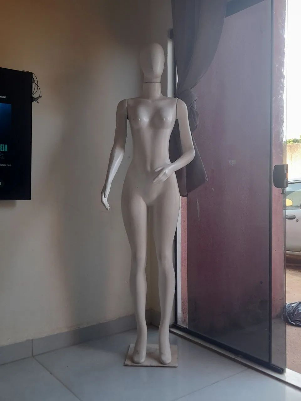 Manequins com pedestal - Foto 4