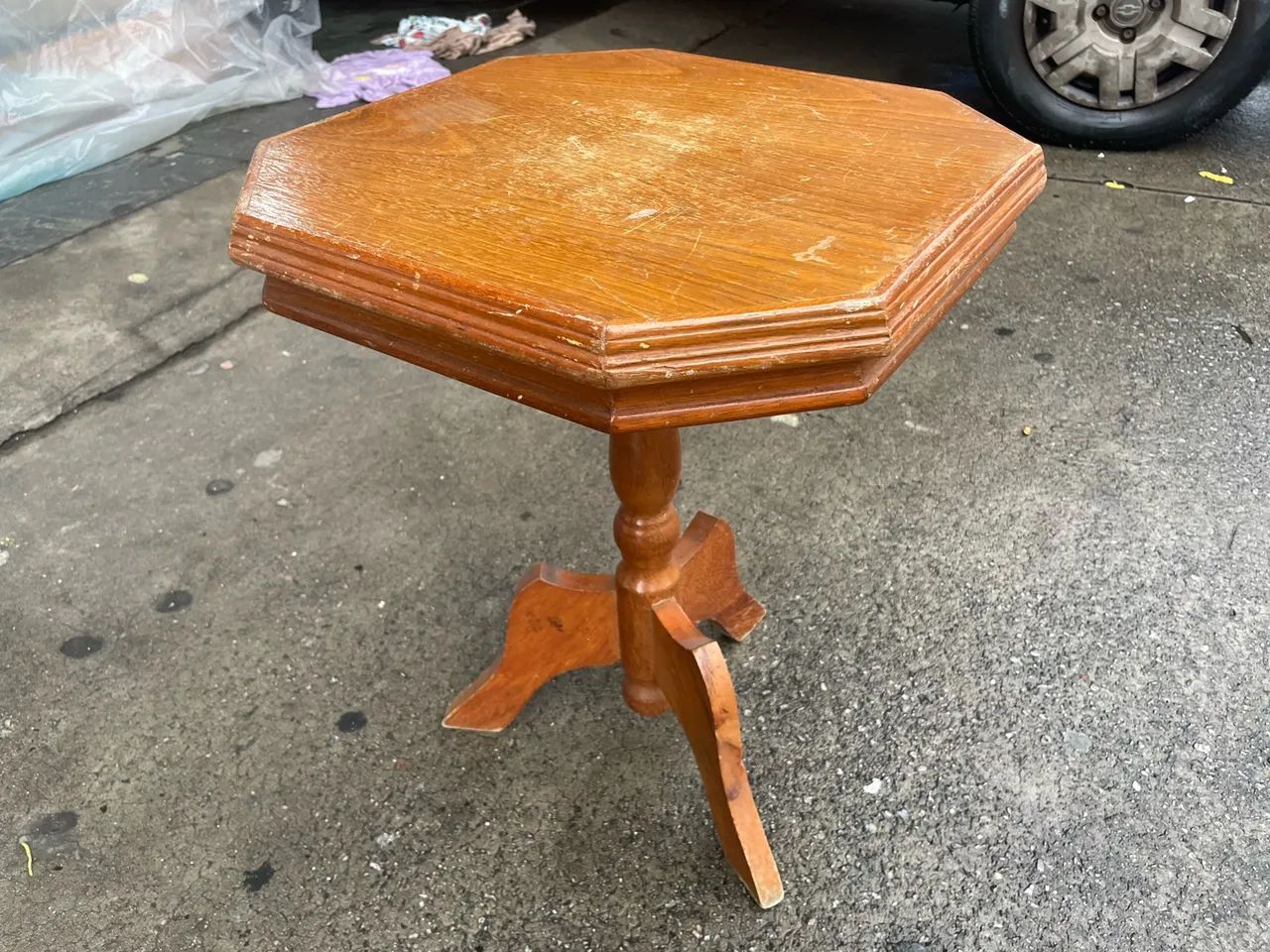 Mesa de Canto de Madeira Tripé - Foto 3