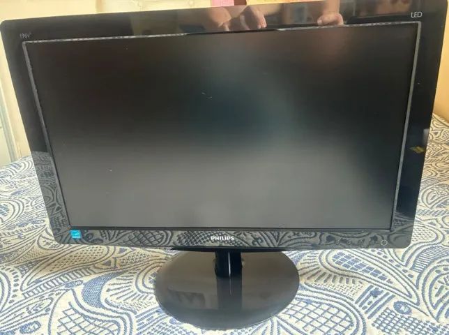 Monitor 19" Philips DVI e VGA Impecável
