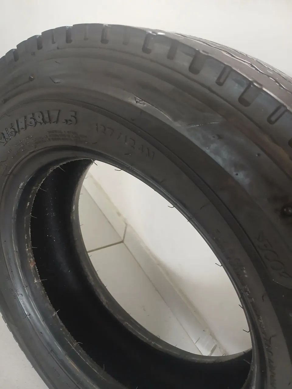 Pneu Aro 17.5 para caminhão 