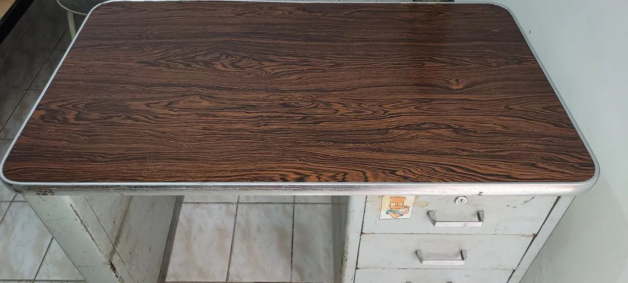  MESA DE ESCRITÓRIO EM AÇO 