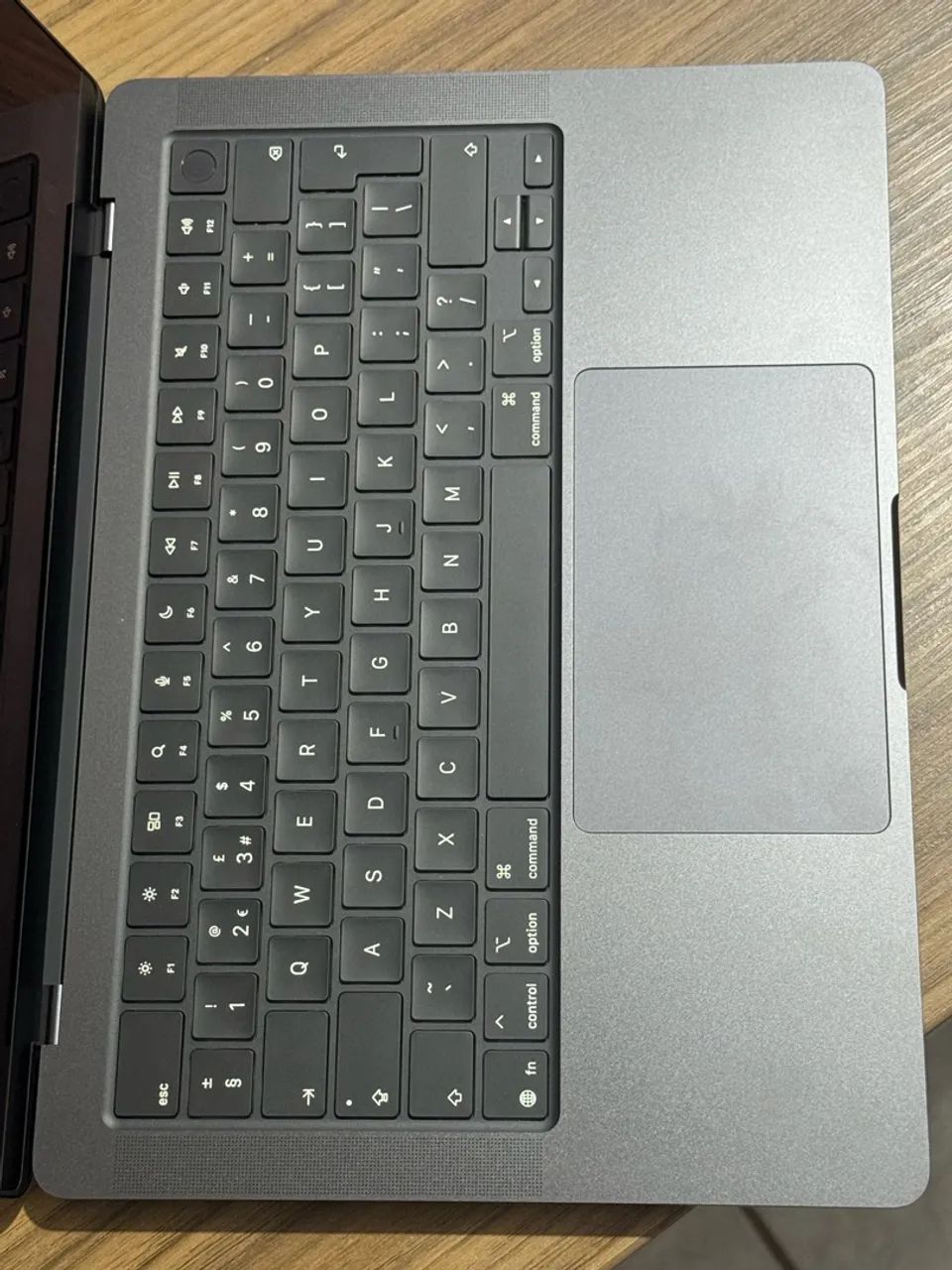 MACBOOK PRO 14 pol. M5 - Foto 2