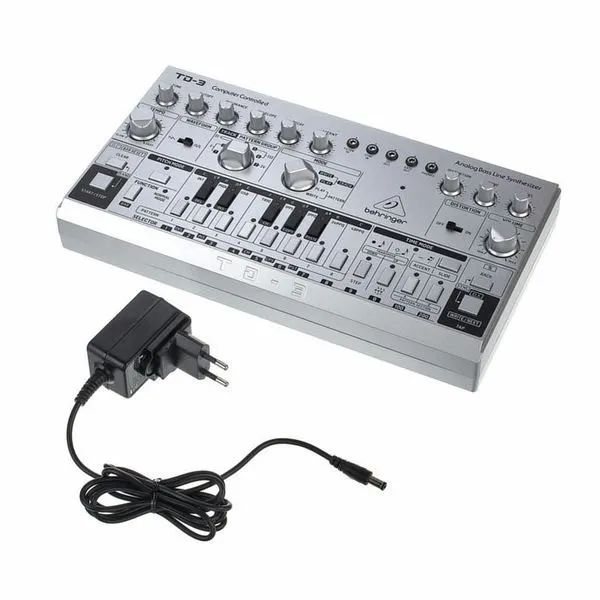 Sintetizador Behringer TD-3-SR: Roland TB-303, Sequenciador 16