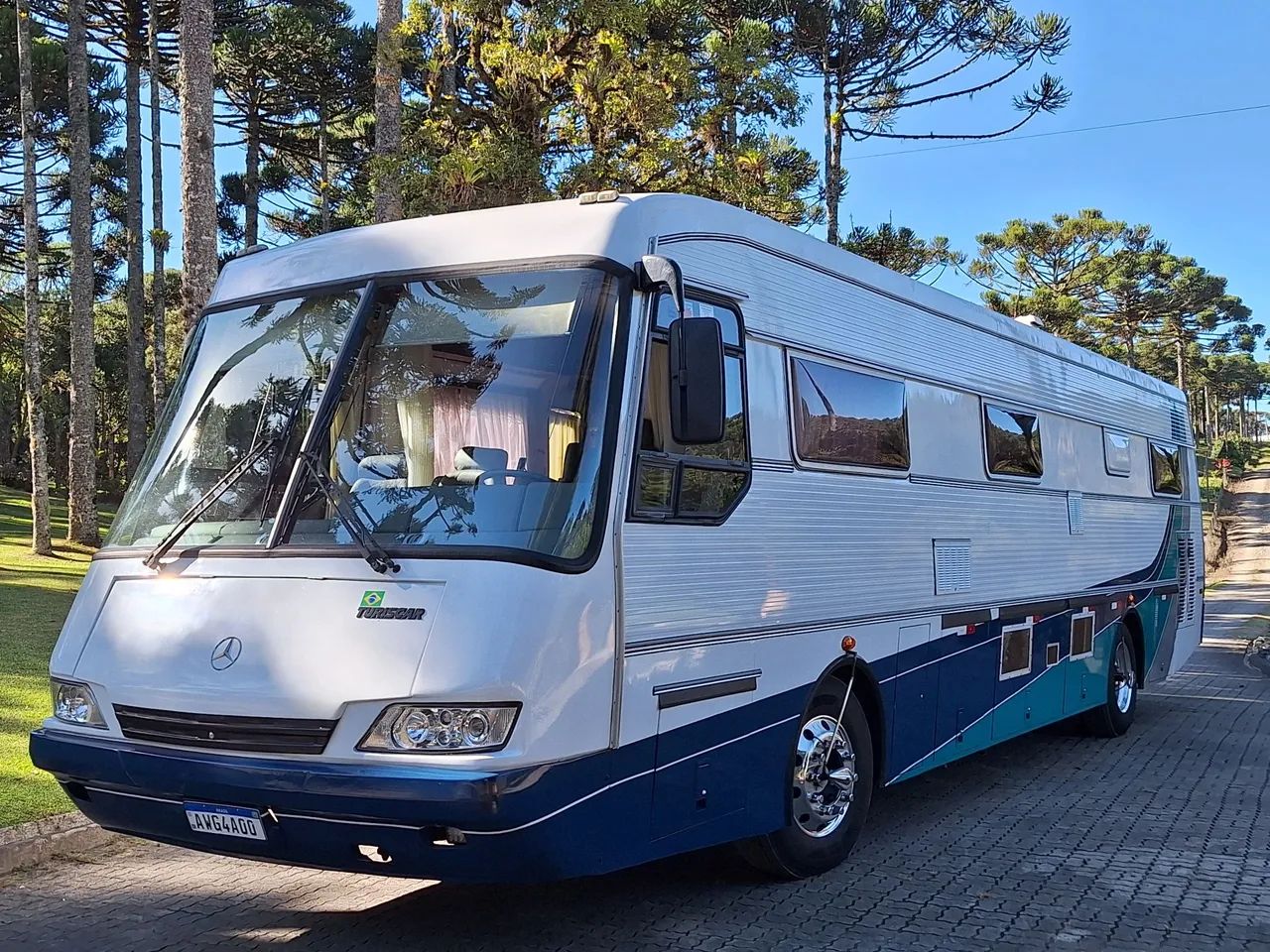 Motorhome turiscar Riviera 1200 trailer