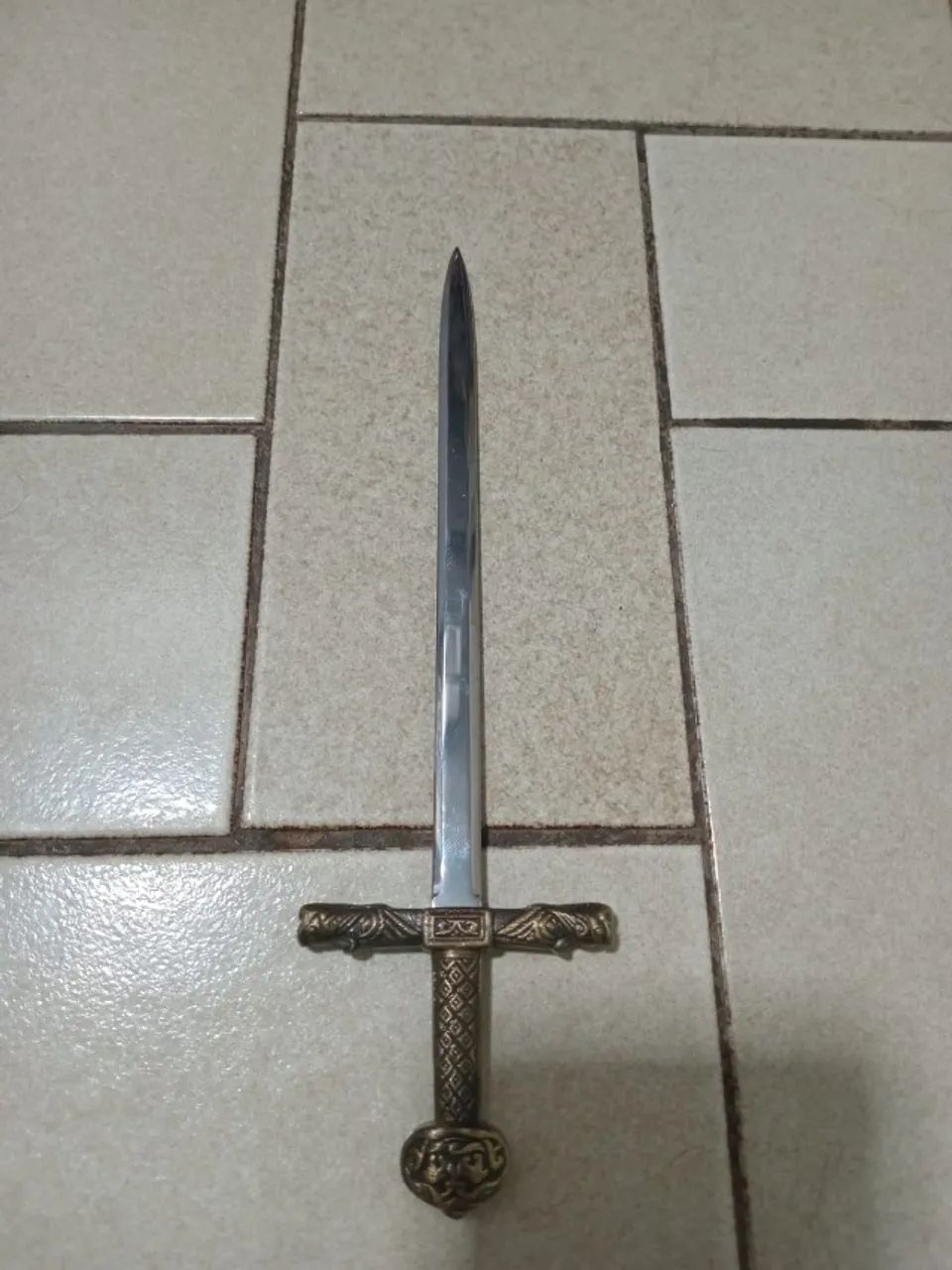 Adaga pequena