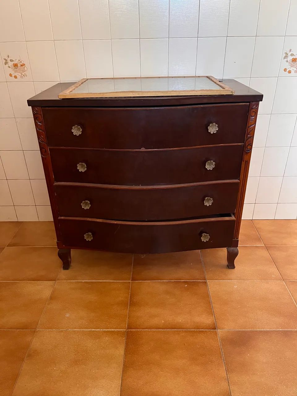 Cômoda Antiga de Madeira 