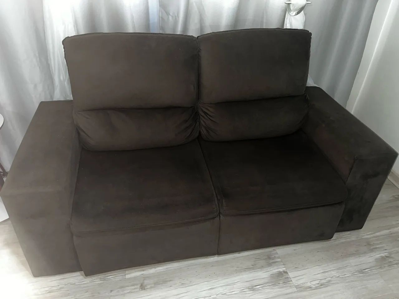 Sofá em chenille dois lugares com chaise nos dois lugares - Foto 2